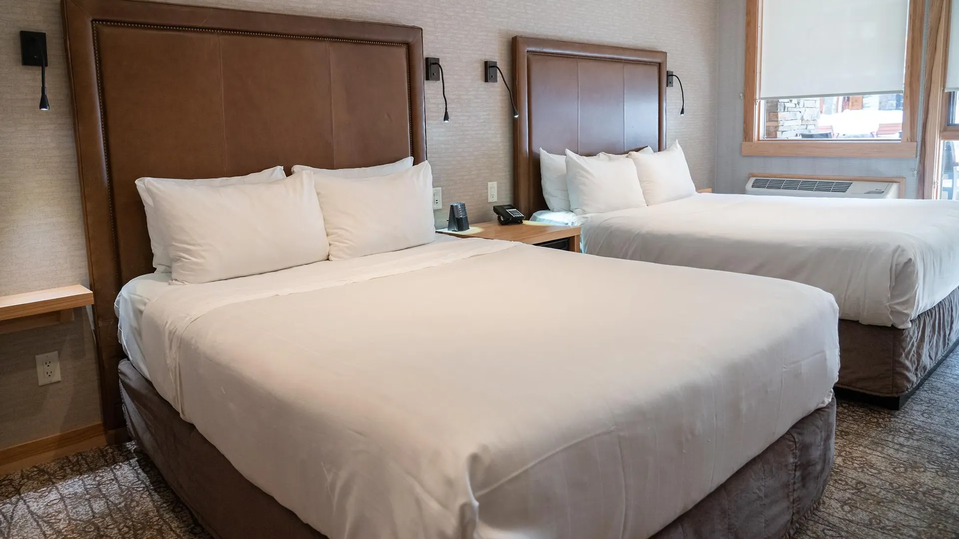 Moose Hotel And Suites Banff