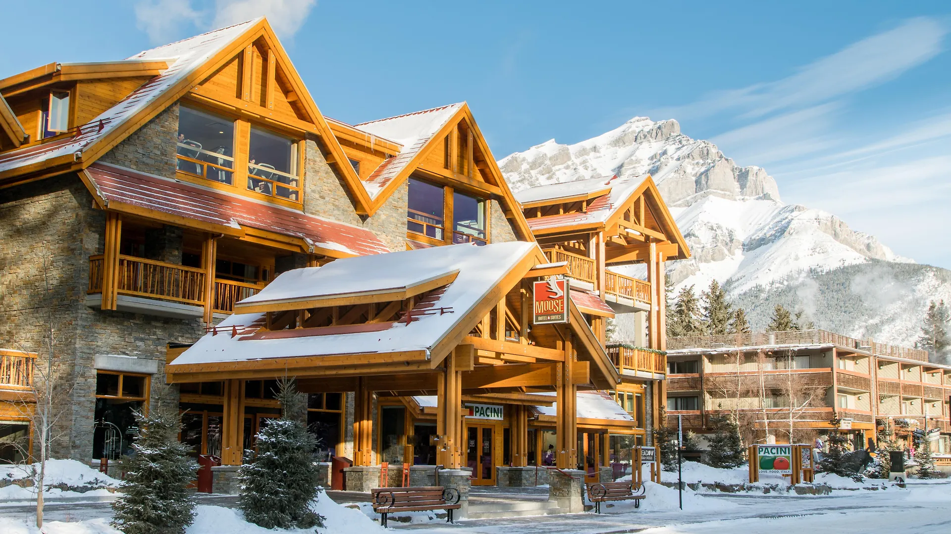 Moose Hotel And Suites Banff