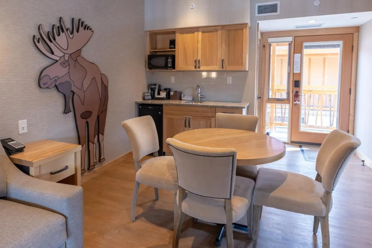 Moose Hotel And Suites Banff