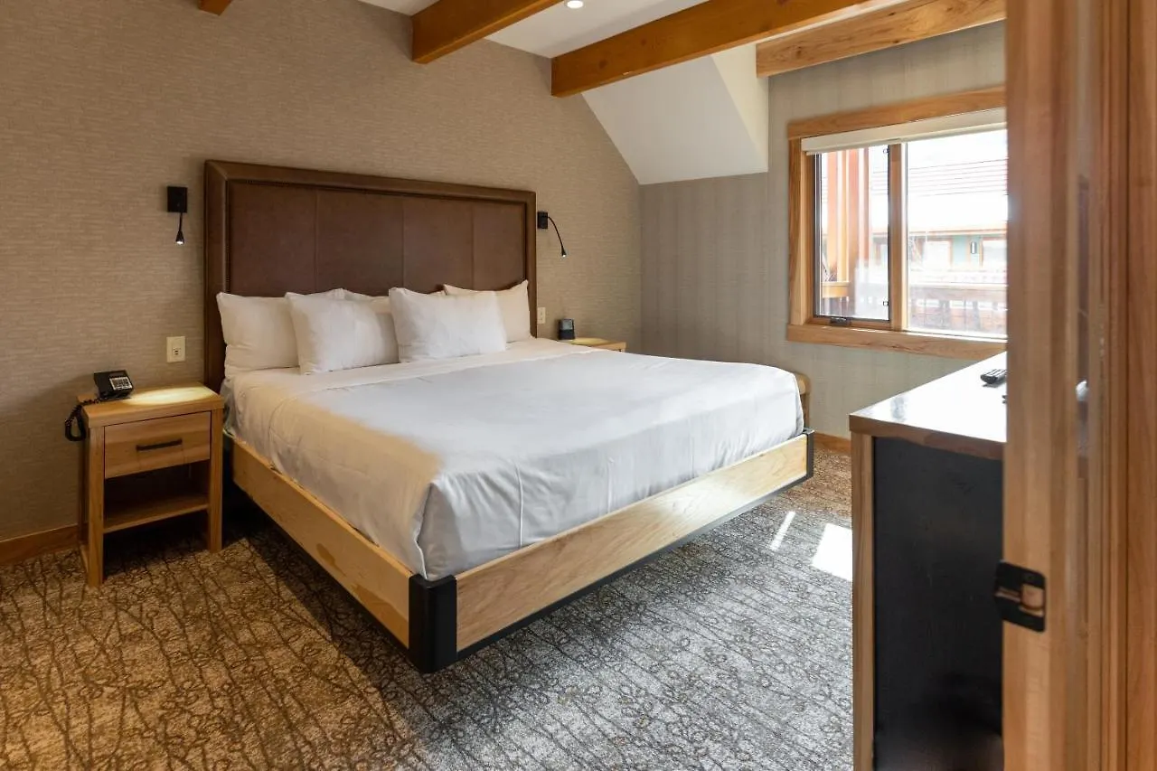Moose Hotel And Suites Banff