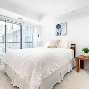 Upscale & Modern 2bd + Den 2ba Heart Of Downtown! Canada