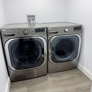 Chic 2 Bedr In Rosemont 12min Walk To Metro Canada