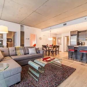 Les Immeubles Charlevoix - Le 760416 Canada