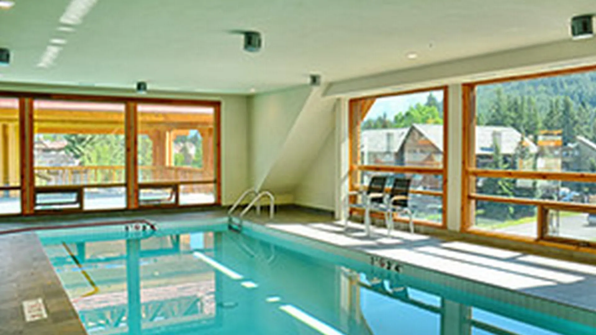 Moose Hotel And Suites Банф