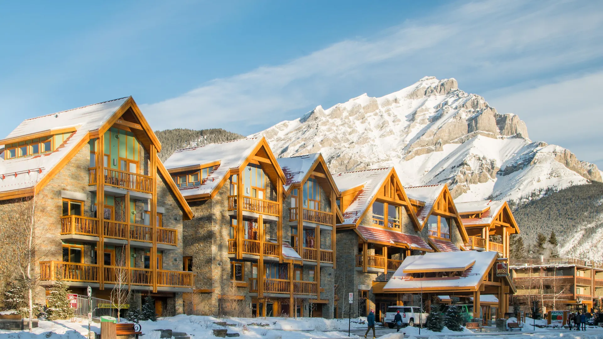 ****  Moose Hotel And Suites Банф Канада